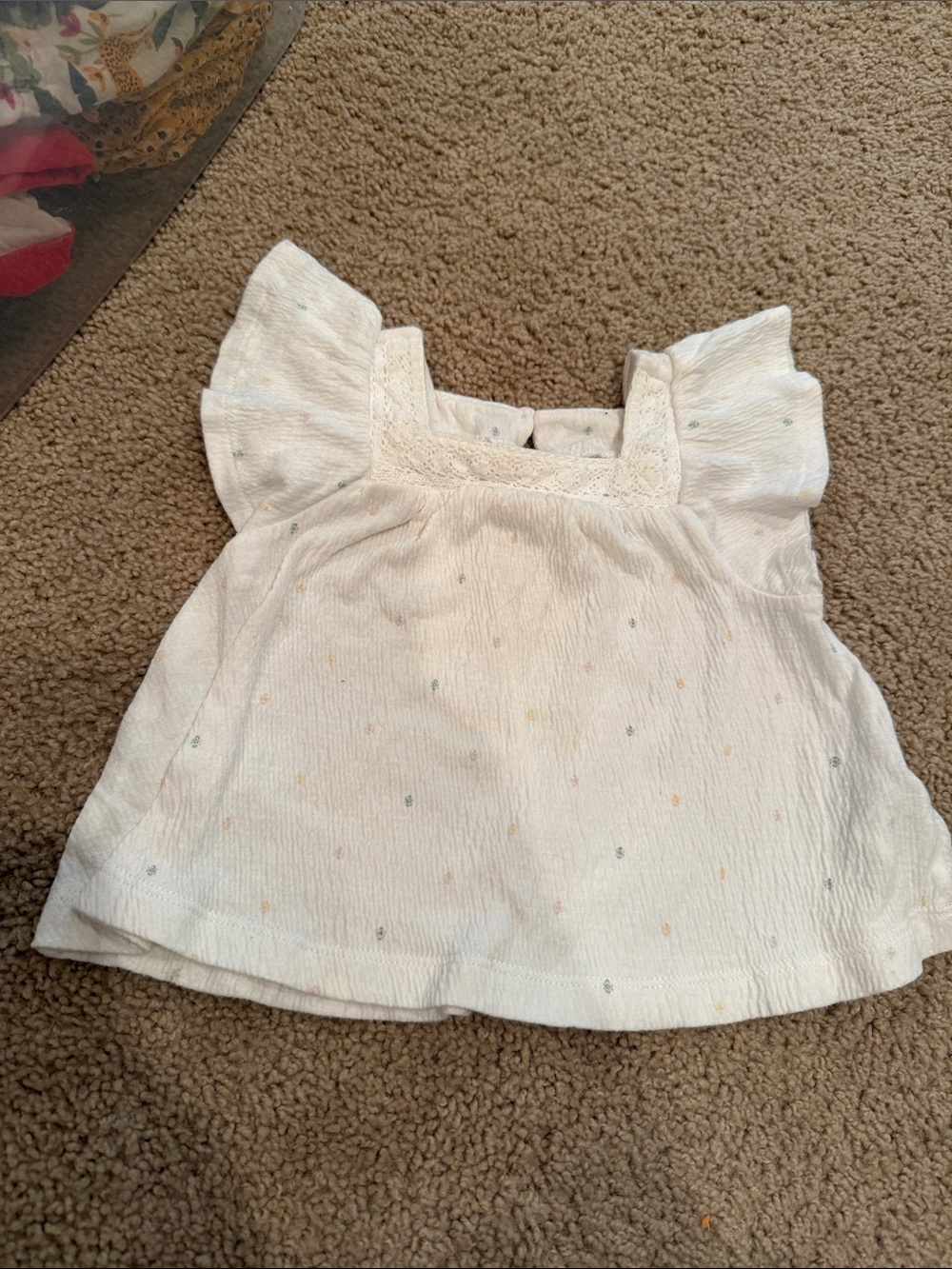 Flowy white top Carter’s 24m